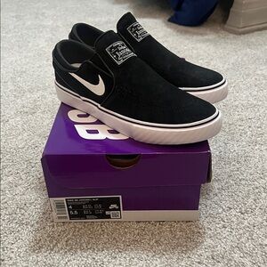 Nike Boys Janoski Slip-ons Size 4